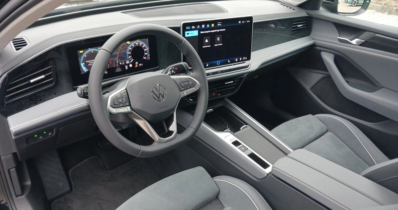 Volkswagen Passat cena 198200 przebieg: 10, rok produkcji 2024 z Wadowice małe 667
